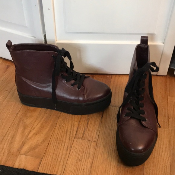 Forever 21 Maroon Platform Boots - Picture 2 of 3